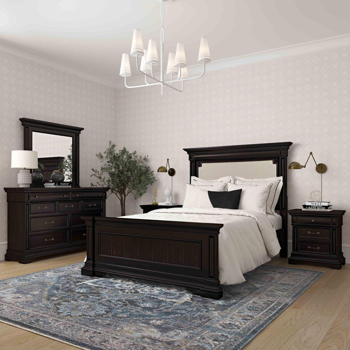 Stamford Queen Upholstered Bed